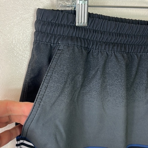 Hurley Phantom Shorts Men's L Gray Ombre + Blue Stripe Hybrid Inseam 5.5" - Picture 10 of 15